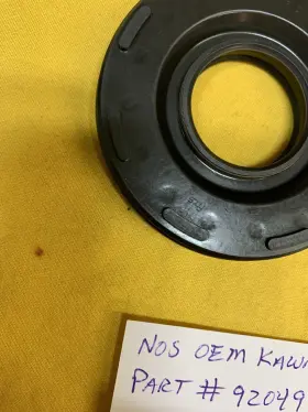 92049-3705 KAWASAKI Nos Oil Seal Pwc Watercraft #2
