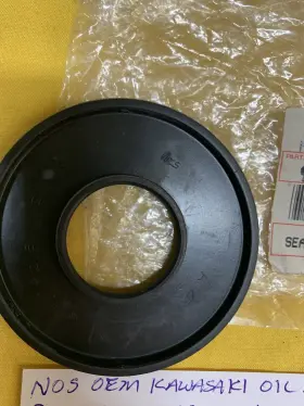 92049-3706 KAWASAKI Nos Oil Seal Pwc Watercraft 650 750 800 #2