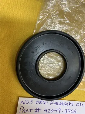92049-3706 KAWASAKI Nos Oil Seal Pwc Watercraft 650 750 800 #3
