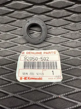 92050-502 KAWASAKI Jetski Carrier Bearing Oil Seal Jet 650