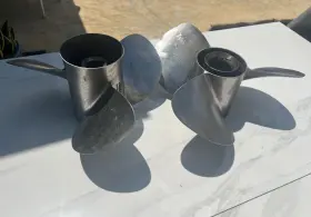 48-623865 MERCRUISER Bravo Prop