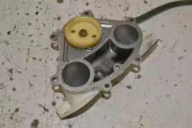 290810048 SEA-DOO Oil Pump Intake Cover Xp