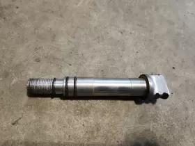 0675-098 TIGERSHARK Pump Shaft 770 Monte Carlo #2