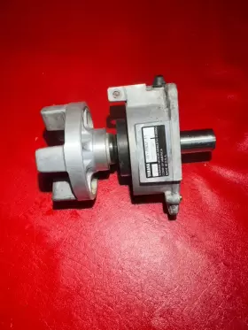 60E-R9001-11 YAMAHA Waverunner Shaft Midshaft Coupler Bearing #2