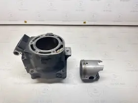 66V00 YAMAHA Gp Cylinder Piston Xlt