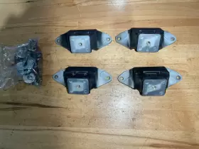 68N-44517-00-94 YAMAHA Waverunner Jet Boat Engine Mount Water