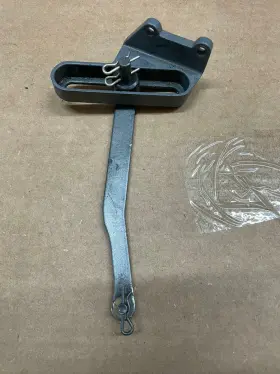 6E5-44117 YAMAHA Lever Rod Bracket #2