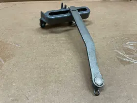 6E5-44117 YAMAHA Lever Rod Bracket #3