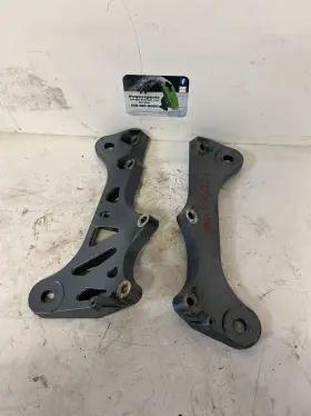6R7-21425-01-94 YAMAHA Motor Engine Bed Plate Set Wave 650