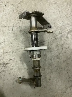 GJ3-61541-01-00 YAMAHA Wave Steering Column Bracket 700