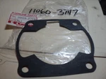 1986-91 Kawasaki Js 300 Js300 Base Gasket Oem Nos 11060-3747 11009-3706. Fixed Price $3.99.
